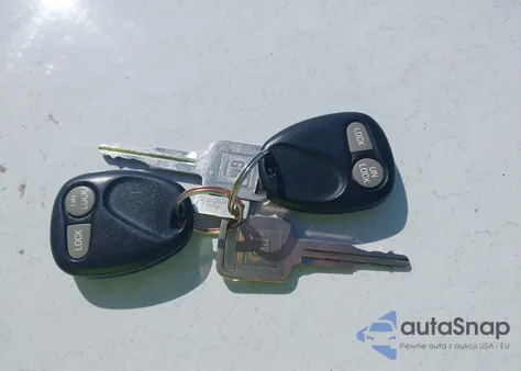 2000 Chevrolet Tracker Hard Top z USA, uszkodzony, nr VIN 2CNBJ13C7Y6924645